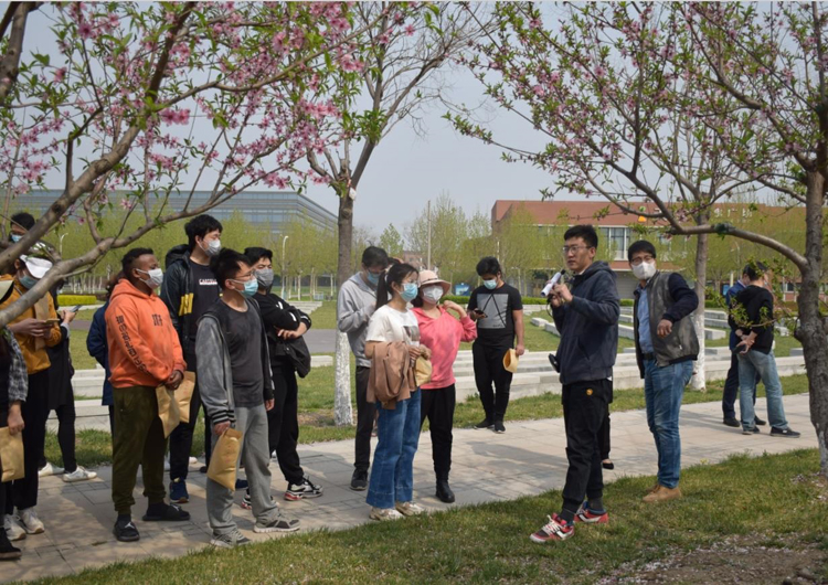 后勤保障部举办“环境育人· 传递天大校园文化—北洋园春日赏花”活动